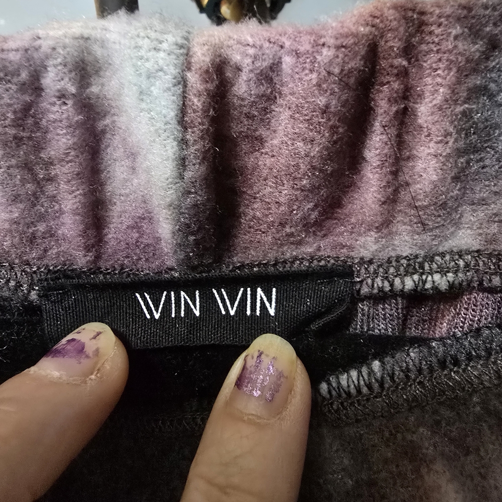 WinWin Multicolor Knit Sweater - Picture 6 of 7